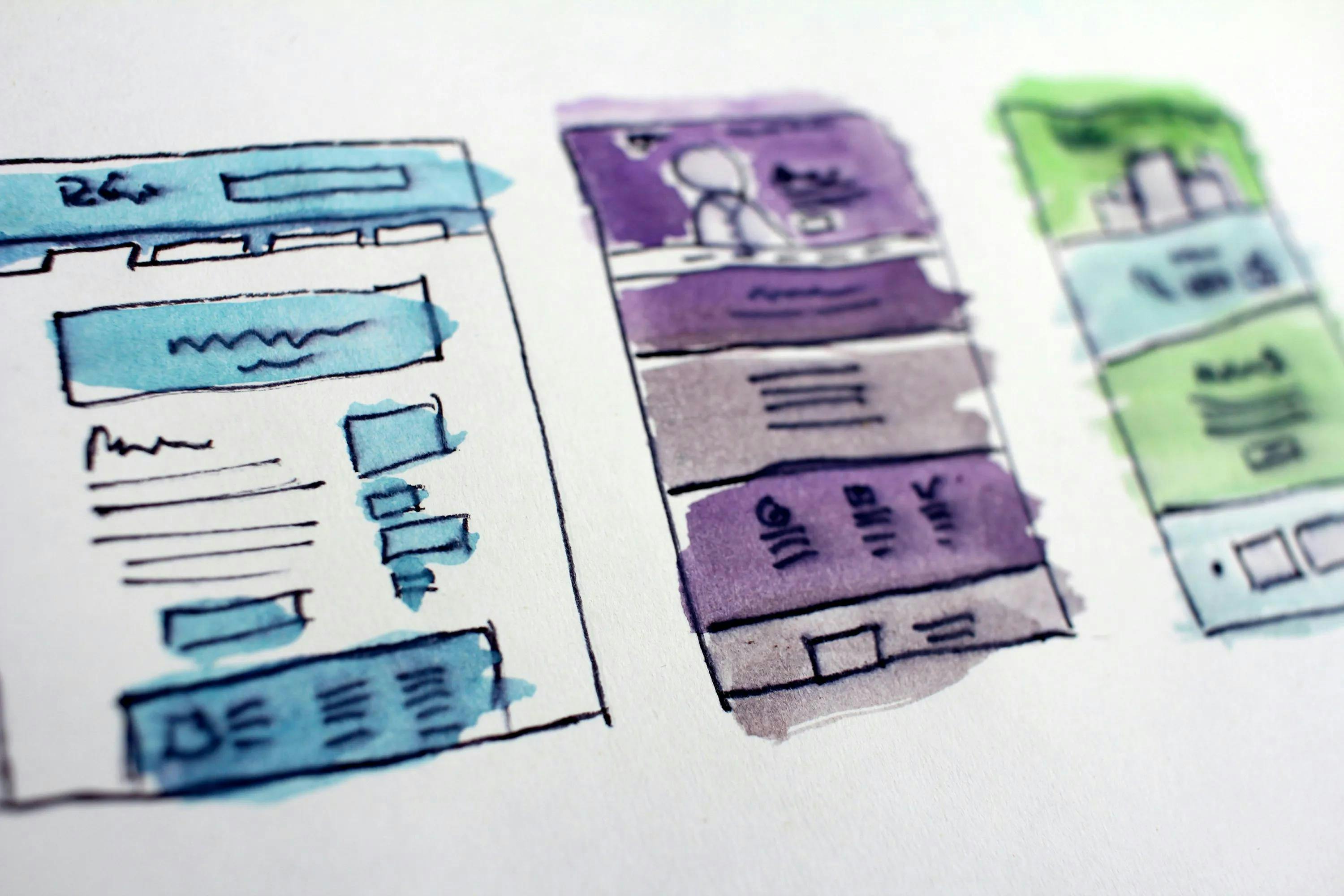 Fargerike håndtegnede webdesign-skisser